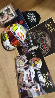 Max Verstappen - helma + plagat + karticka + podpis karta - 2