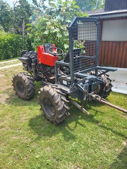 Traktor 805 - 2