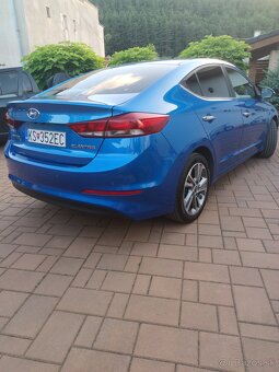 Hyundai Elantra Premium - 2