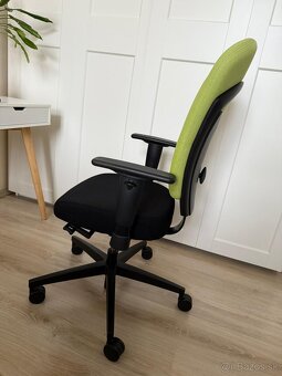 Kancelárska stolička značky RIM - 2