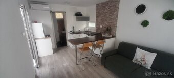 Chatka pri jazere - 2