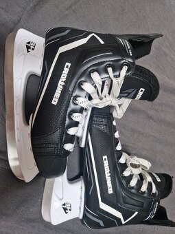 Predám Hokejove korčule - 2
