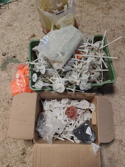 tanierove hmoždinky - 2