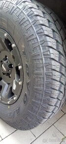 Toyo Open Country 285/70R17 - 2