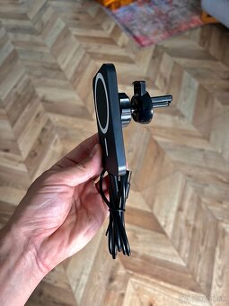 Nová magsafe bezdrôtová nabíjačka na mobil do auta - 2