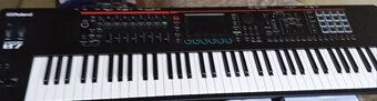 Roland FANTOM 07 - 2