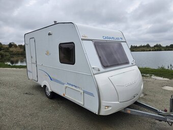 Lahky obytny prives Caravelair - 900 kg, predstan - 2