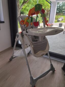 BREVI B-Fun Detská jedálenská stolička s hrazdičkou – sivá - 2