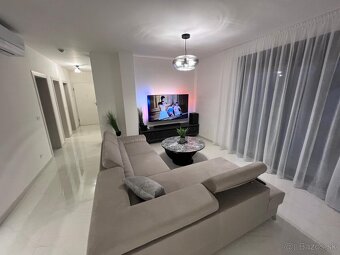 Luxusný 3-izbový apartmán Chorvátsko- Vodice, 180m od pláže - 2