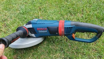 Uhlová brúska Bosch profesionál 2600W - 2