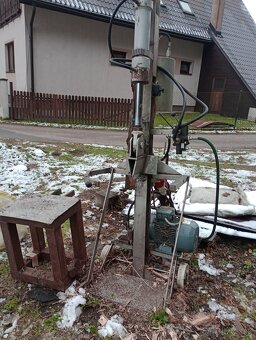 Hydraulická štiepačka na drevo - 2