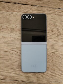 Samsung Galaxy Z Flip 6 - 2