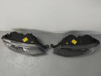 Svetlomet XENON ŠKODA OCTAVIA 3 - 2