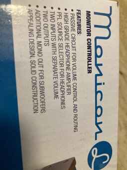 Monitor, sluchatka kontroler - 2