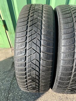 Zimné pneumatiky pirelli 235/65R19 - 2