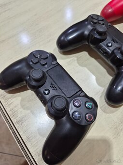 Playstation 4 ovládače, originál - 2