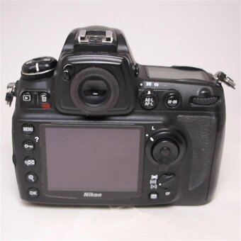 Nikon D700 - 2