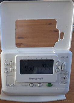 bezdrôtový termostat Honeywell CM727 - 2