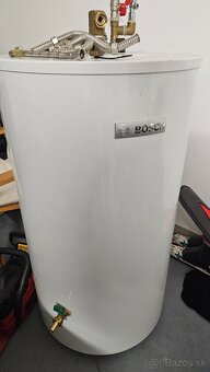 Bosch zásobník na vodu - 2
