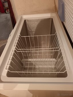 Truhlicový mraziaku Whirpool 311L A+ - 2