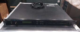Roland R8M - 2
