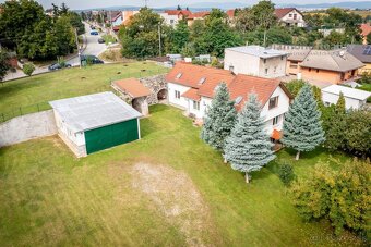 NA PREDAJ INVESTIČNÝ POZEMOK S RODINNÝM DOMOM | 2864m2 POZE - 2