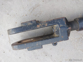 Zvisle rameno / tiahlo hydrauliky Zetor - 2