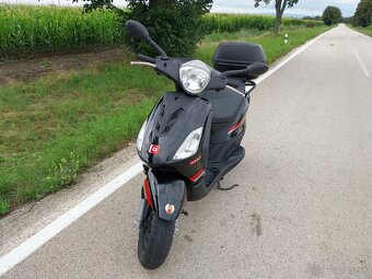 Predám skúter Derbi Boulevard 50 2T, 3.2kW, r.v. 12/2016 - 2
