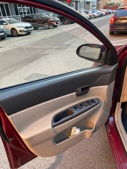 Hyundai accent - 2