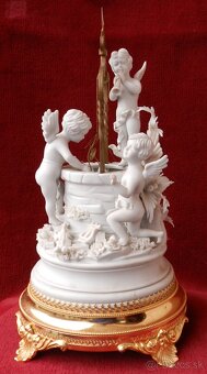 Hrajúci Putti pri Fontáne Capodimonte Taliansko 20 st.porc. - 2