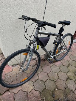 Predam crossovy bicykel Giant Hyde Park - 2