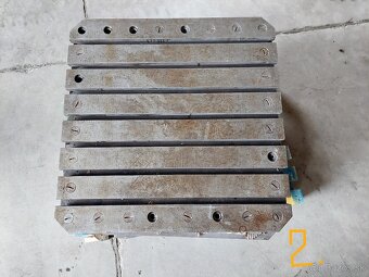 Deska litinová s T drážkami - 2