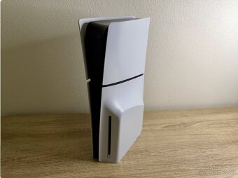 Playstation 5 Slim / 2 ovládače / hry - 2