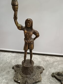 Svietnik starožitný - 2