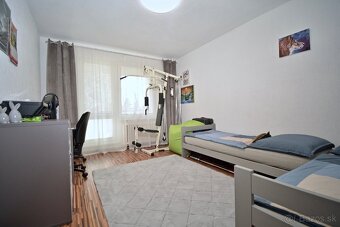Stačí sa nasťahovať v centre moderný 3izb byt s loggiou - 2