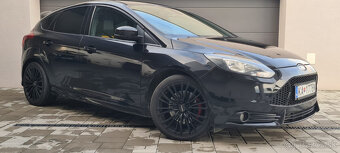 Ford Focus 2,0 ST 250 PS - 2