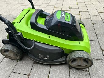 Greenworks G24LM 33, kosačka na predaj používana - 2