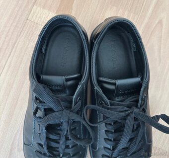 Čierne sneakersy Calvin Klein - 2