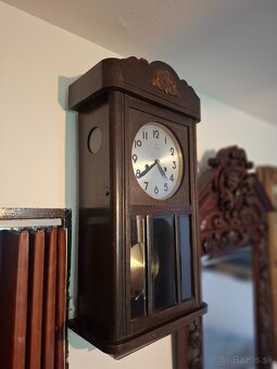 Predám funkčné polbicie nástenné hodiny JUNGHANS V:63cm ARTD - 2