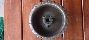 Perak Janecek-zbrojovka...stred kolesa. - 2