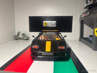 Lamborghini Countach 1:18 - 2