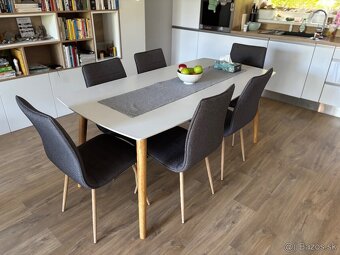 Jedálenský stôl - 2