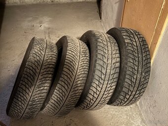 Predam sadu zimných pneumatík 235/60/R18  SUV - 2