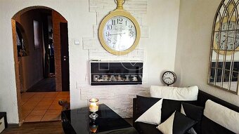 3 izbový čiastočne zrekonštruovaný byt 78 m2 s loggiou –... - 2