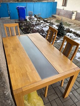 Predám masívny kuchynský stôl - 2