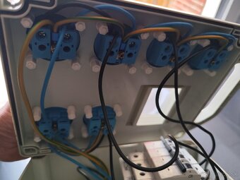 Zásuvková rozvodnica - 2