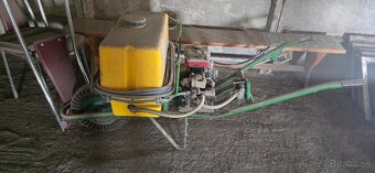 Benzinovy postrekovac - 2