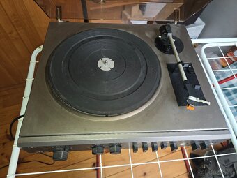 Gramofón Tesla NZC 300 - 2