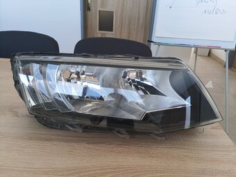 Škoda Octavia 3 pr. predné svetlo - 2