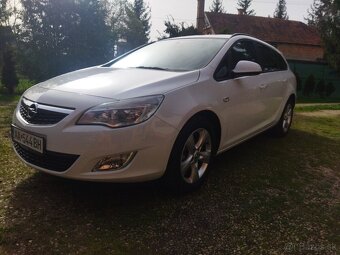 Opel Astra J Sport Tourer 1.7 - 2